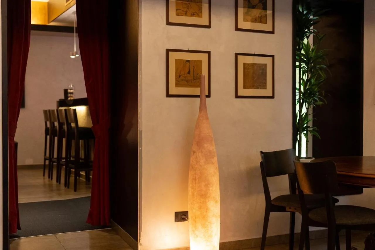 Hotel Re Di Roma Italy