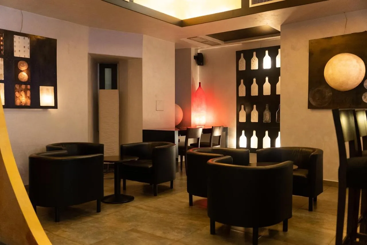 ***  Hotel Re Di Roma Italy